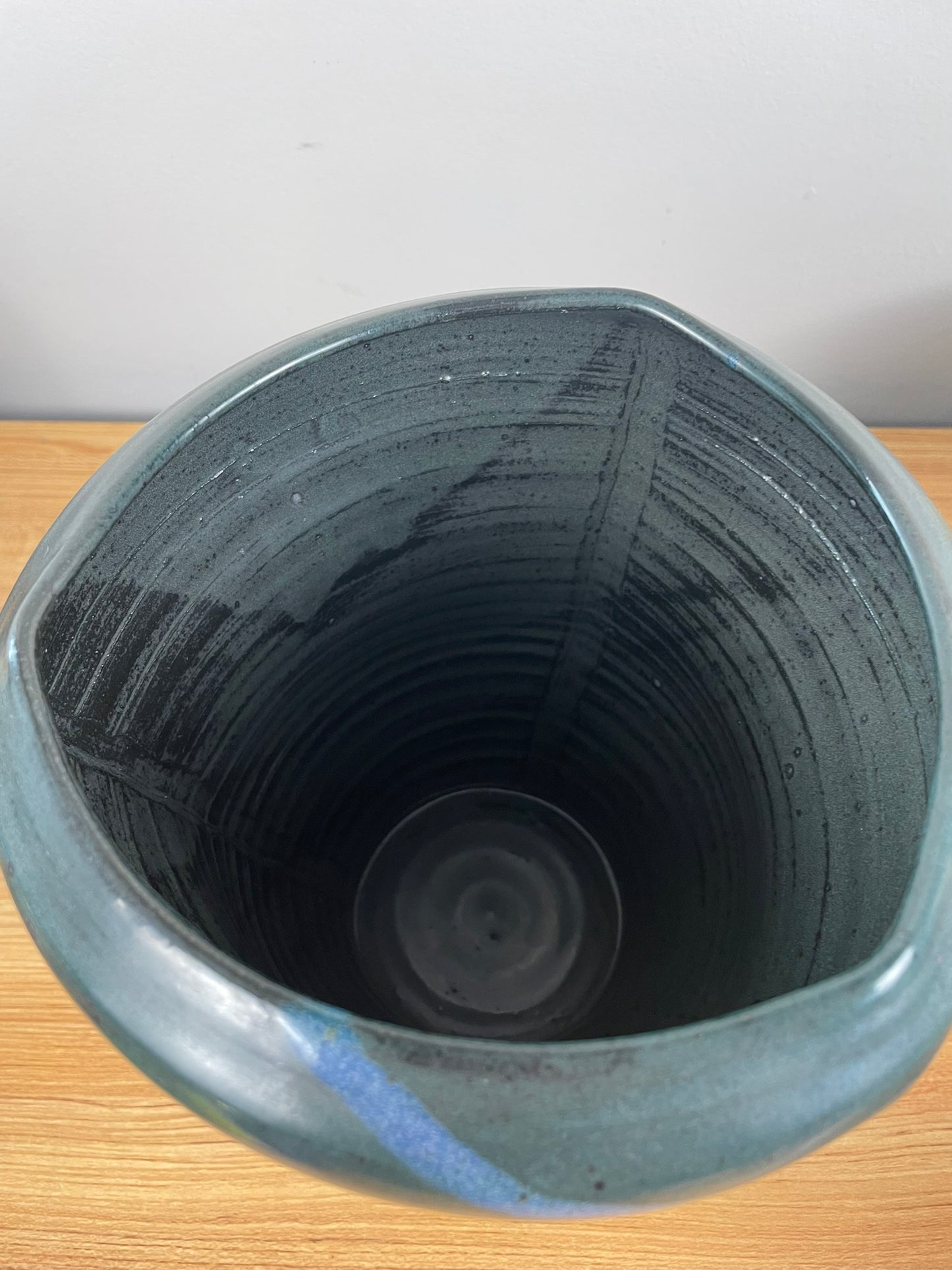 William "Bill" Kremer Studio Pottery Green Bulbous Vase Notre Dame Professor RARE
