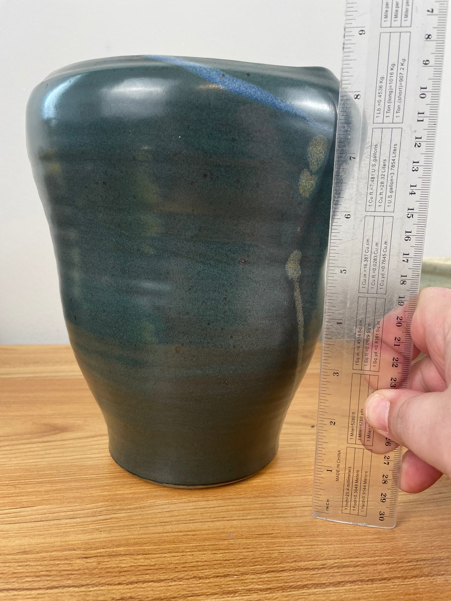 William "Bill" Kremer Studio Pottery Green Bulbous Vase Notre Dame Professor RARE