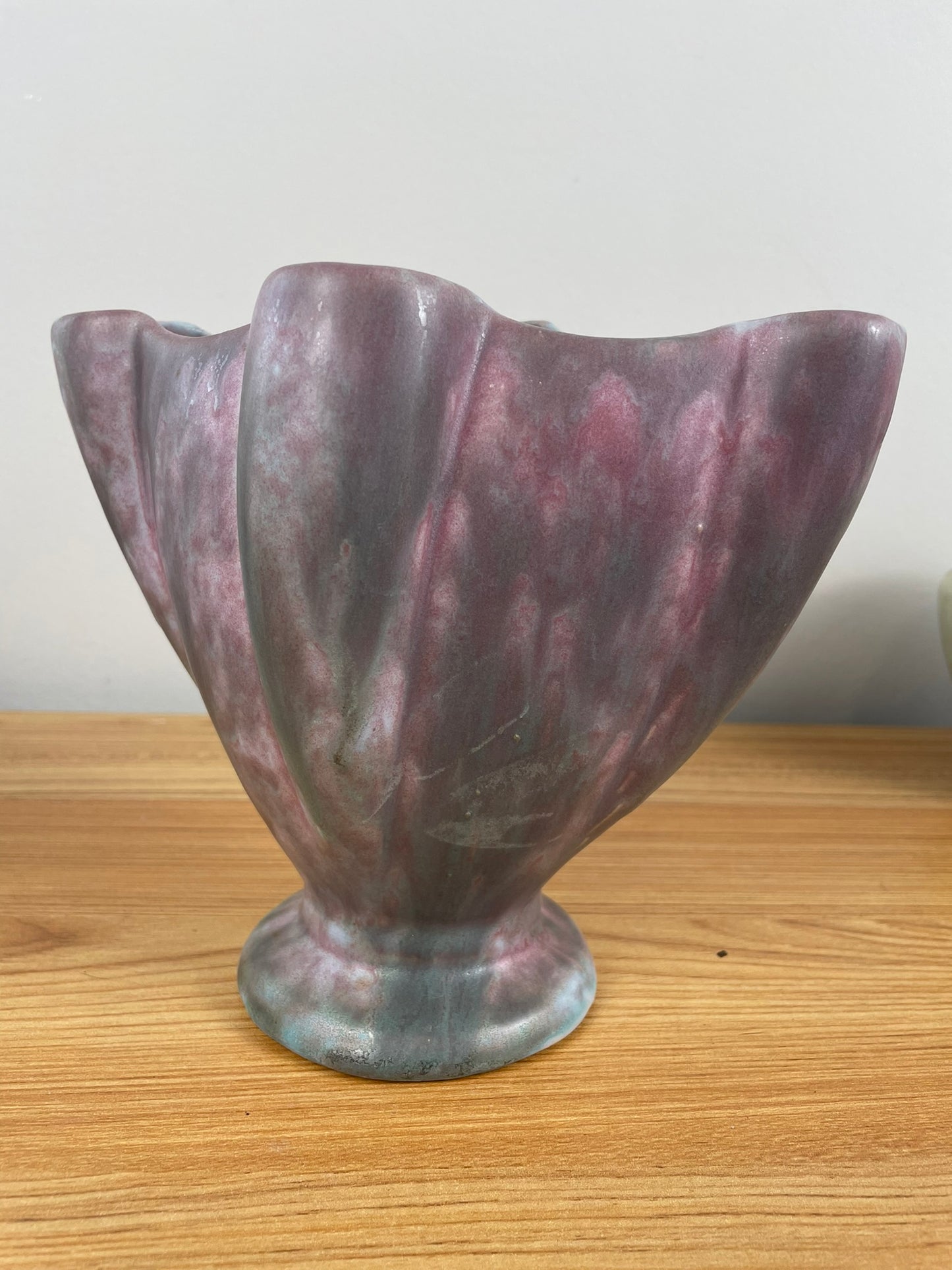 Burley Winter Vintage Art Pottery Mottled Rose Green Ceramic Fan Vase 1F 1930s