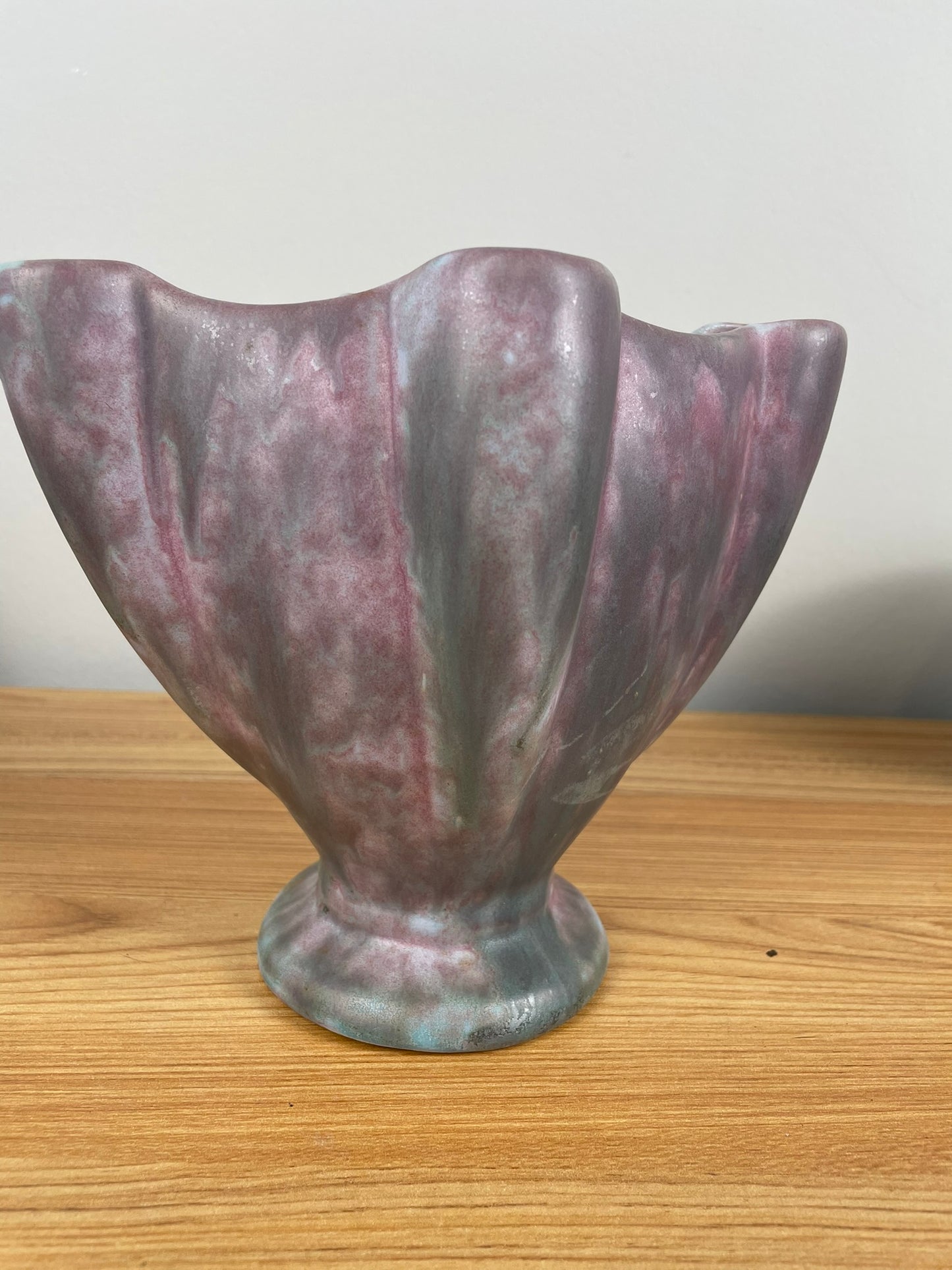 Burley Winter Vintage Art Pottery Mottled Rose Green Ceramic Fan Vase 1F 1930s