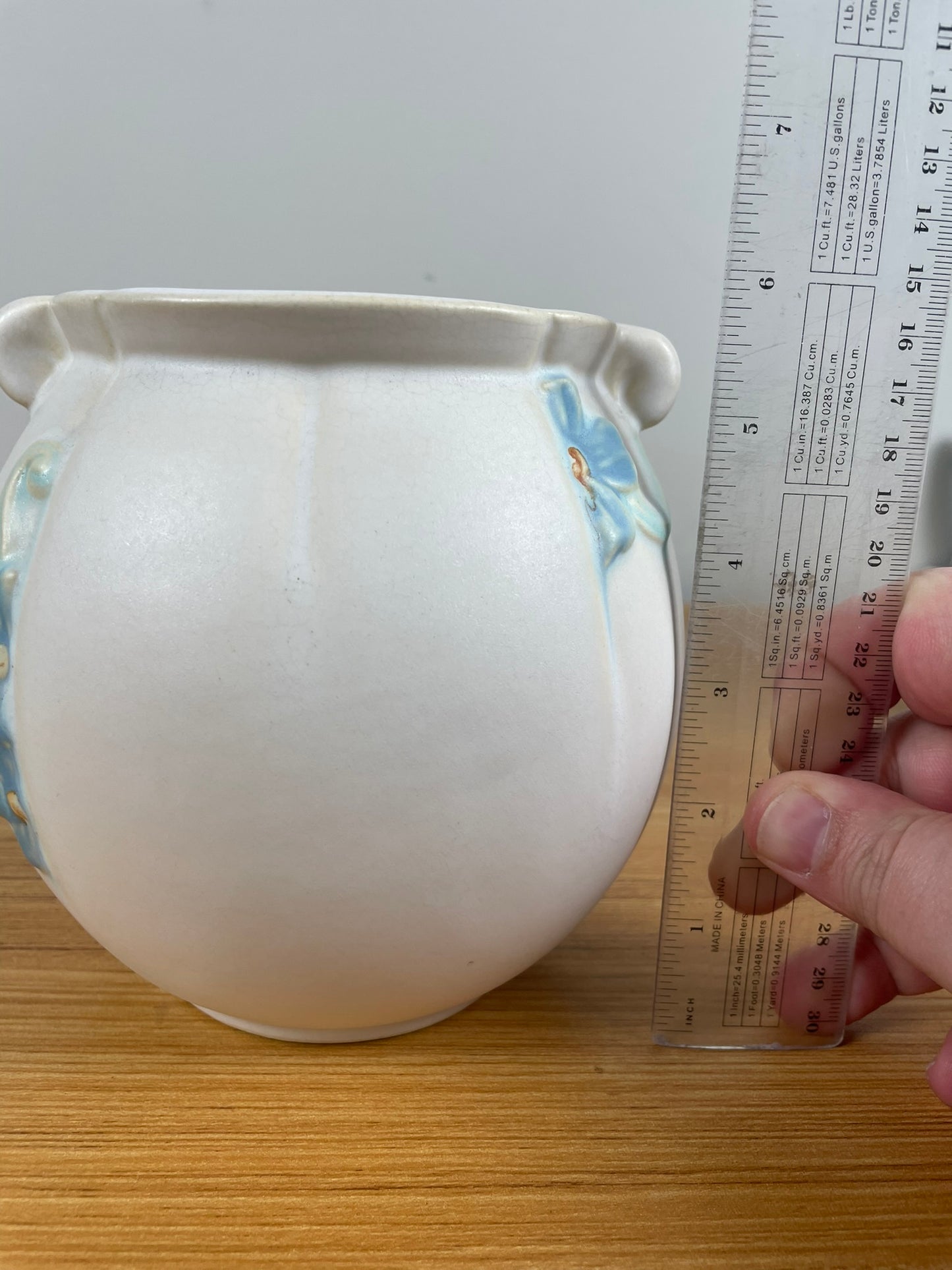 Weller Art Pottery White Bouquet 6" Floral Decorated Round Vase F-4