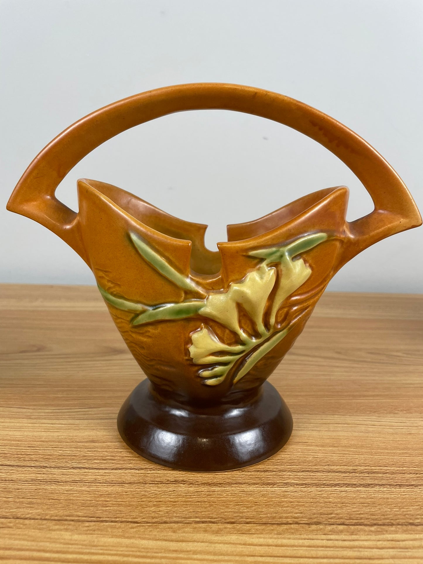 Roseville Pottery Brown Tangerine Freesia #390 7" Basket Vintage Roseville USA