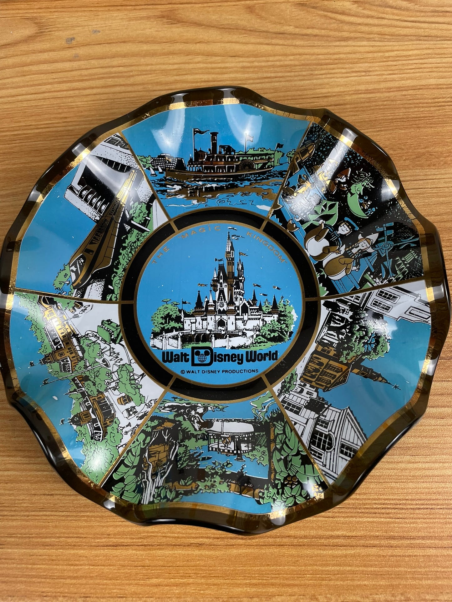 Walt Disney World The Magic Kingdom Vintage Ruffled 7" Candy Dish Plate Bowl