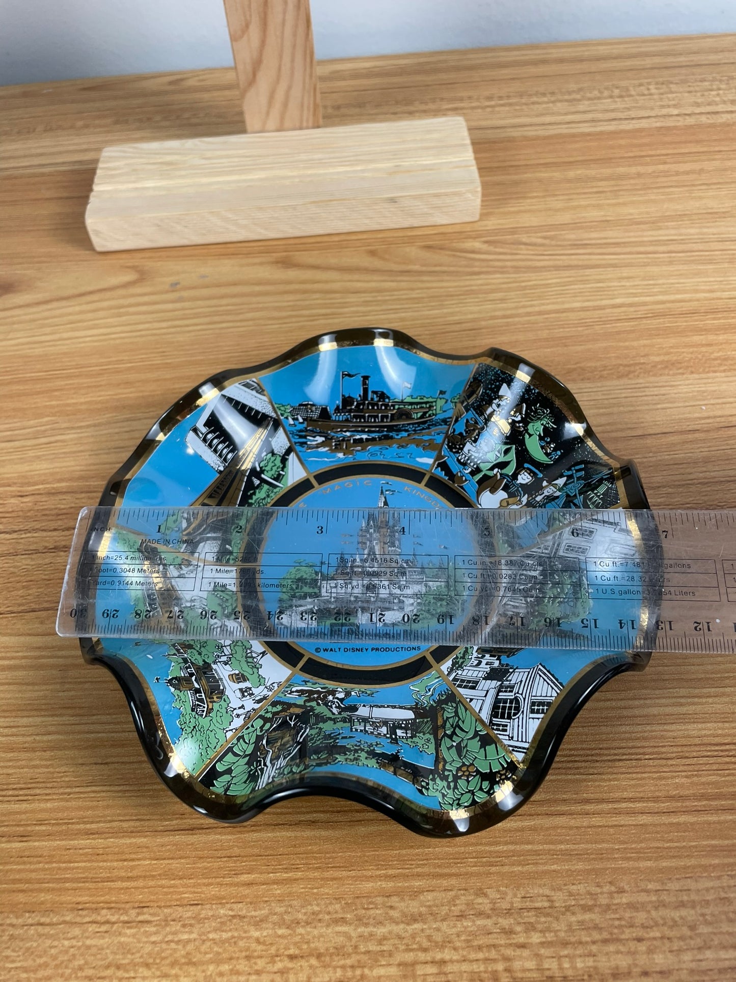 Walt Disney World The Magic Kingdom Vintage Ruffled 7" Candy Dish Plate Bowl
