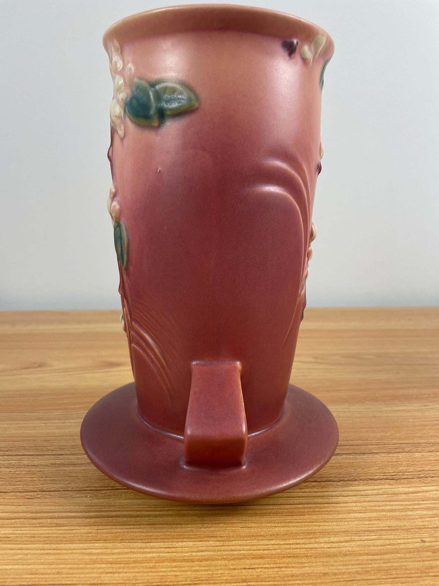 ROSEVILLE ART POTTERY 1947 Snowberry Trial Glaze Variant Vase Pink IVI-8