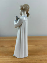 Lladro GIRL WITH GUITAR - Glazed Porcelain - Handmade in Spain - 8" - #4871