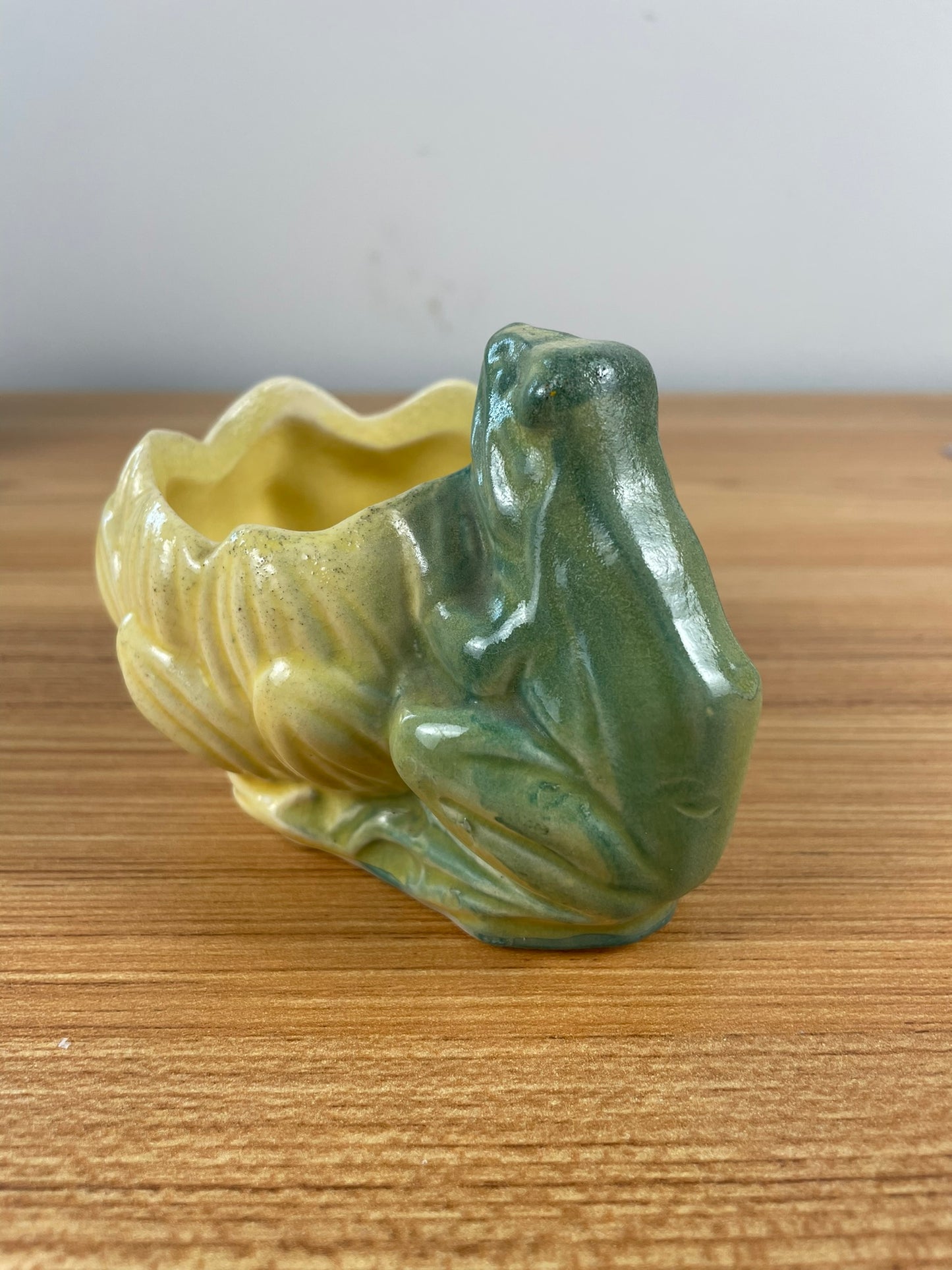 McCoy 1954 Mid Century Modern Art Pottery Green Frog Yellow Lotus Planter