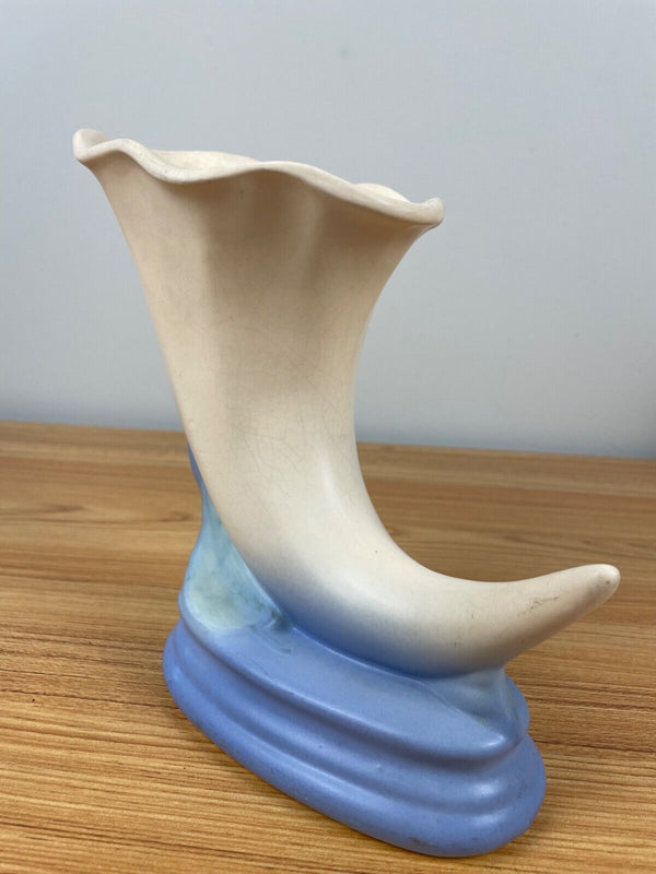 Vintage Hull Pottery Calla Lily Cornucopia Vase Planter USA 570/33-8 Authentic