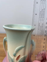 VINTAGE HULL CALLA LILY 520/33-6 TALL HANDLED Blue To Pink VASE  6.75in tall