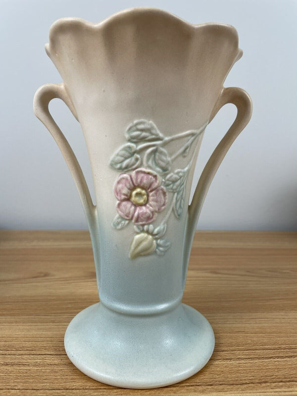 VTG HULL USA ART POTTERY VASE w HANDLES 503-8 1/2  PEACH TO BLUE FADE DOGWOOD