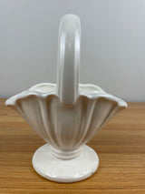 VINTAGE 1940'S BRUSH MCCOY ART POTTERY BASKET IN A MATTE WHITE GLAZE 822-USA