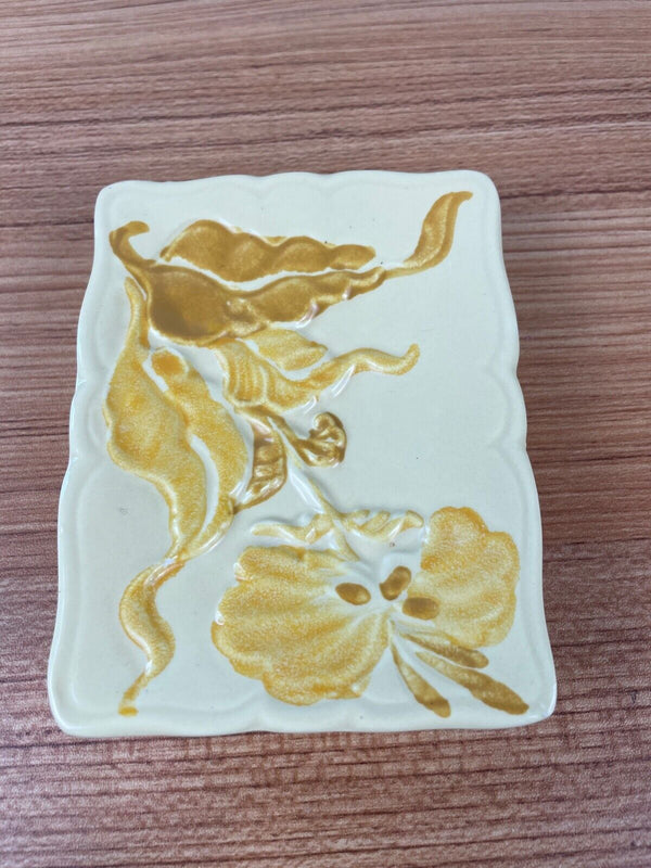 HAEGER ART POTTERY 930 USA YELLOW TRINKET JEWLERY DISH/SOAP DISH LEAFS & FLOWER