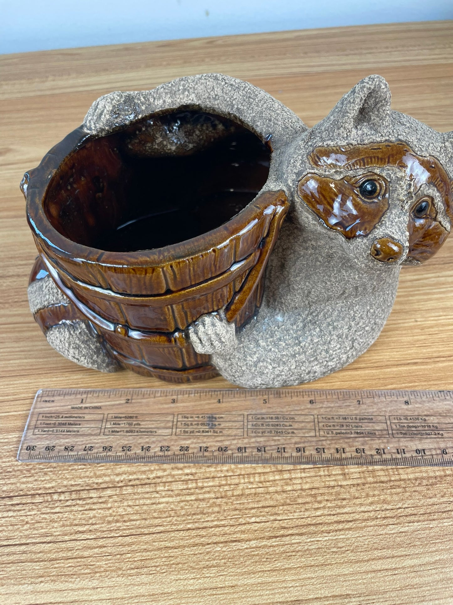 Royal Haeger Pottery RACCOON PLANTER Sand & Brown Glaze 5 1/2""