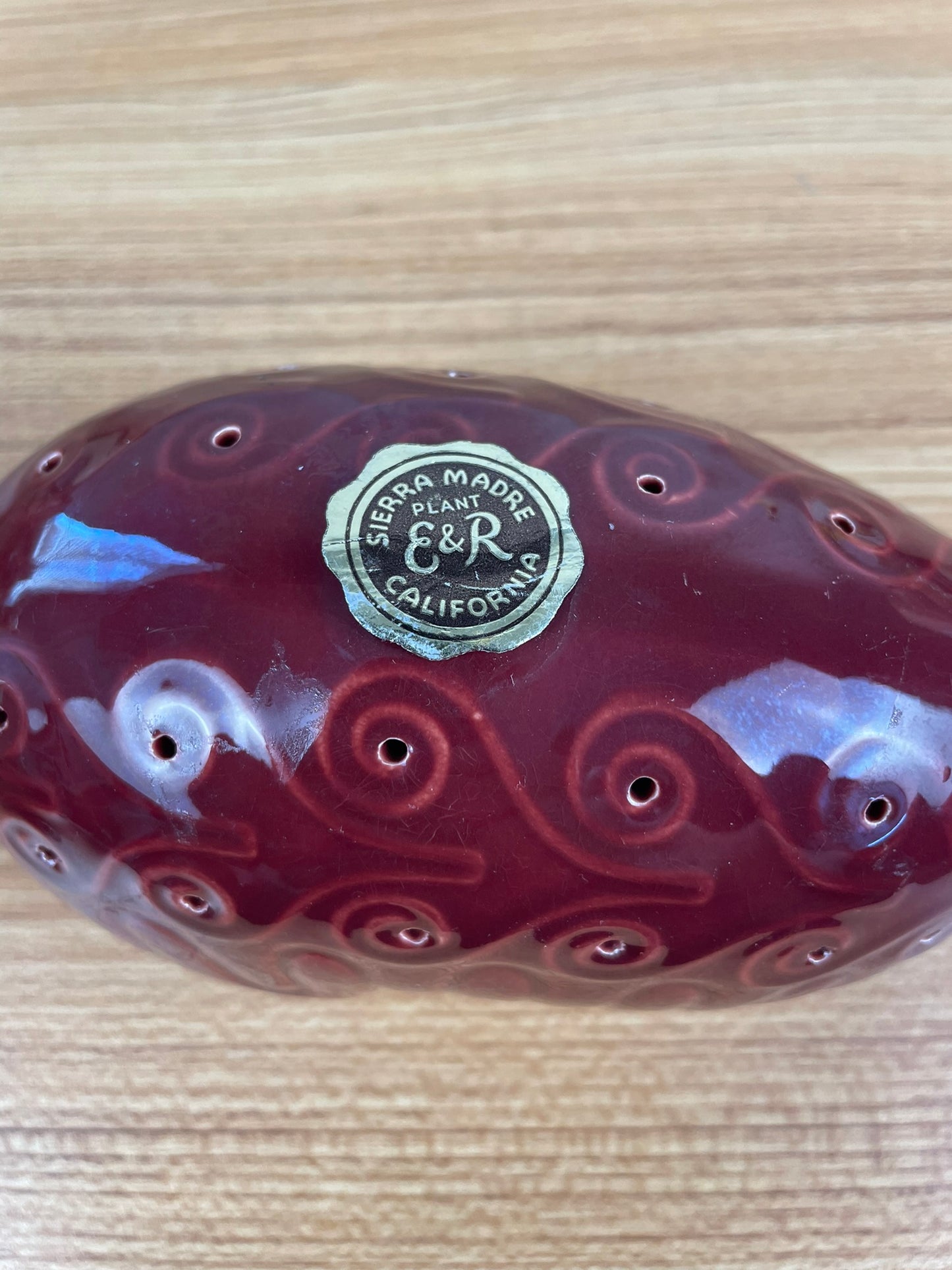 BEVAN KILNS 1950s RED PIG-SHAPED HORS D'OEUVRE SERVER-SIERRA MADRE, CALIF