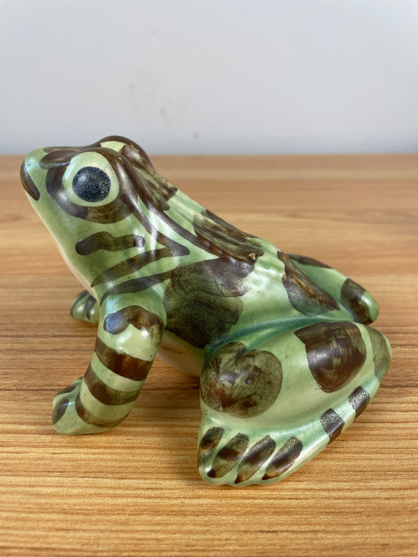 Brush McCoy Vintage Art Pottery Garden Frog Sculpture Statue Matte Approx. 5"