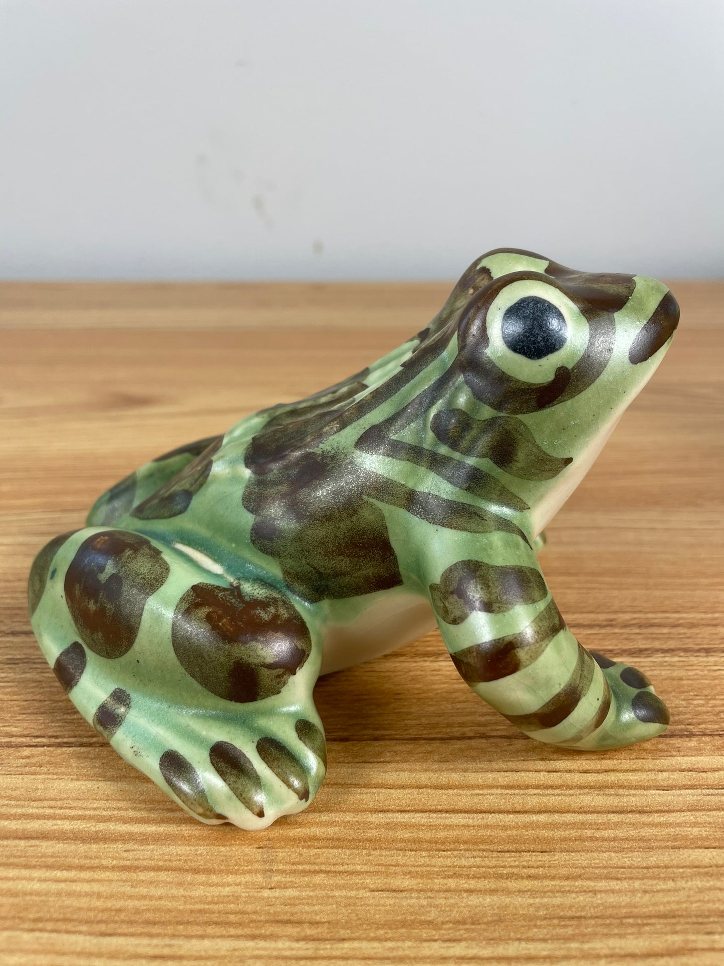 Brush McCoy Vintage Art Pottery Garden Frog Sculpture Statue Matte Approx. 5"