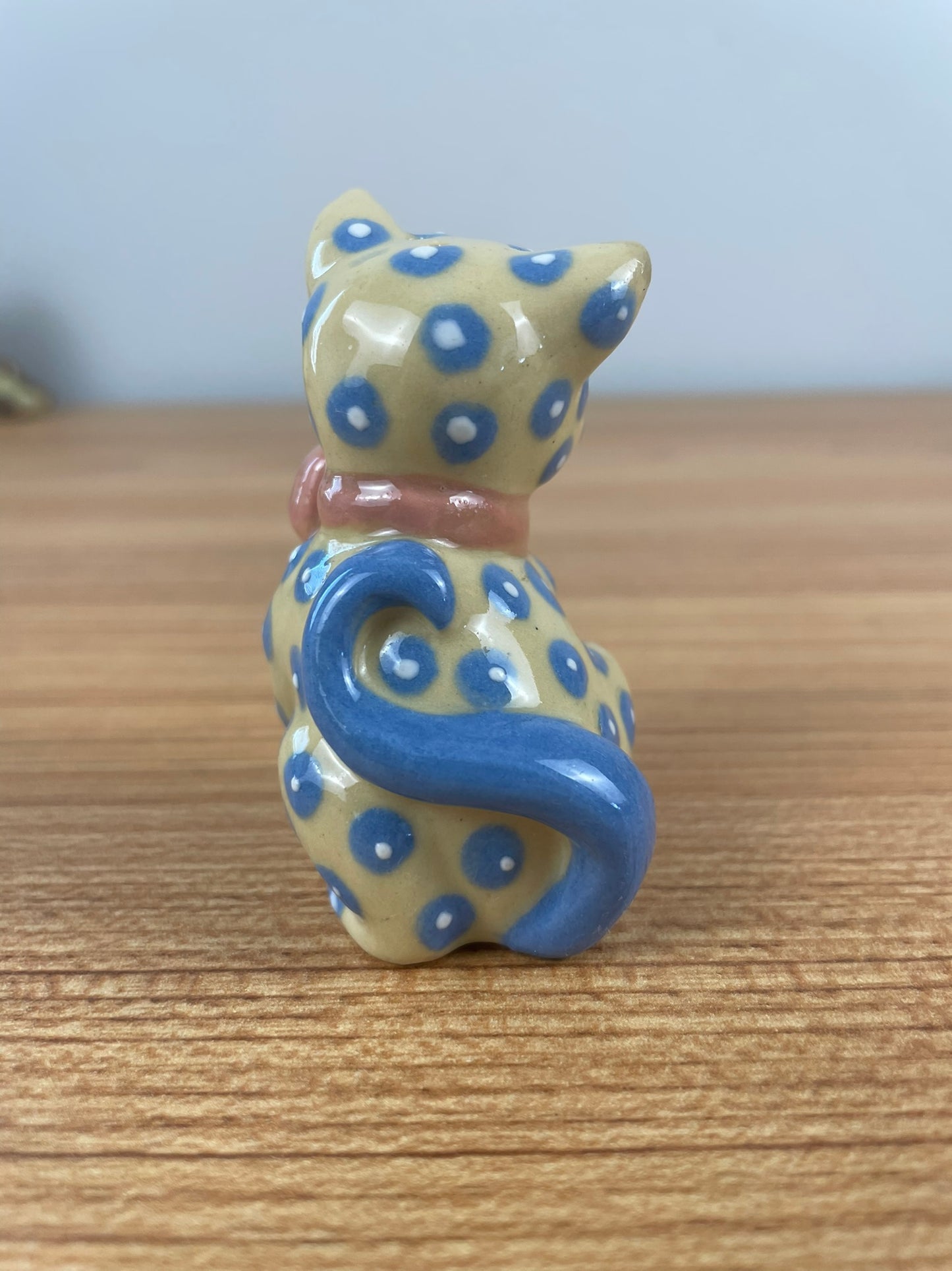 Vintage CERAMIC ARTS STUDIO Yellow Cat Figurine Blue Polka Dots 2.75"" Tall USA