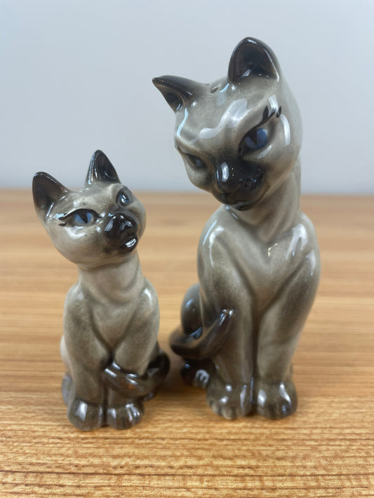 Vtg Ceramic Arts Studio Siamese Cat and Kitten Salt & Pepper Shaker Set 1951 USA