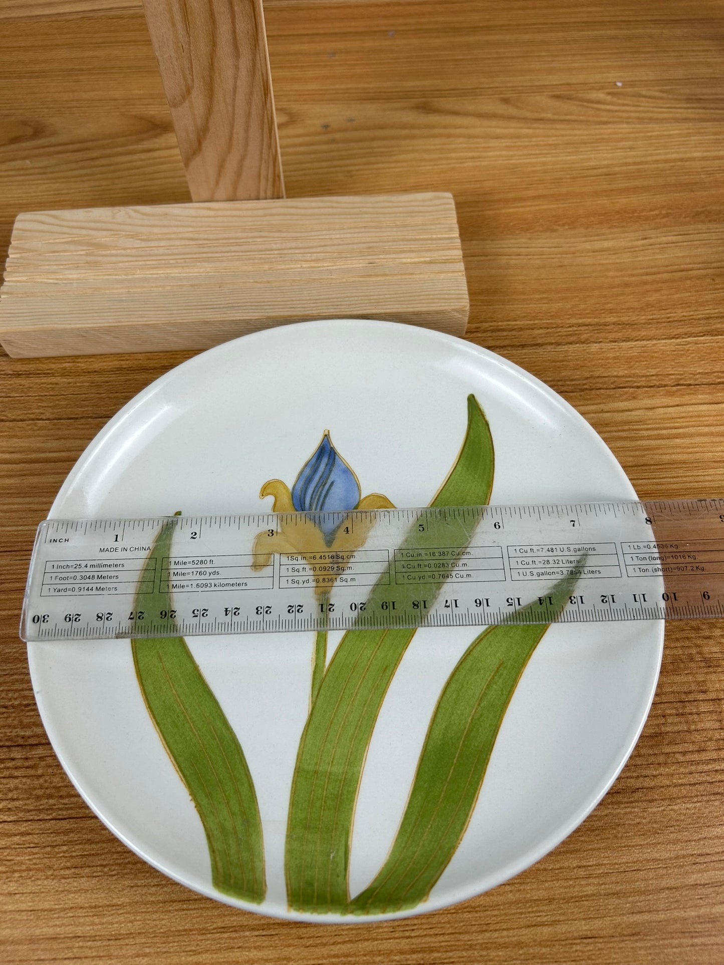 Metlox California Pottery Poppy Trail IRIS Flower 8.25" Salad Plate