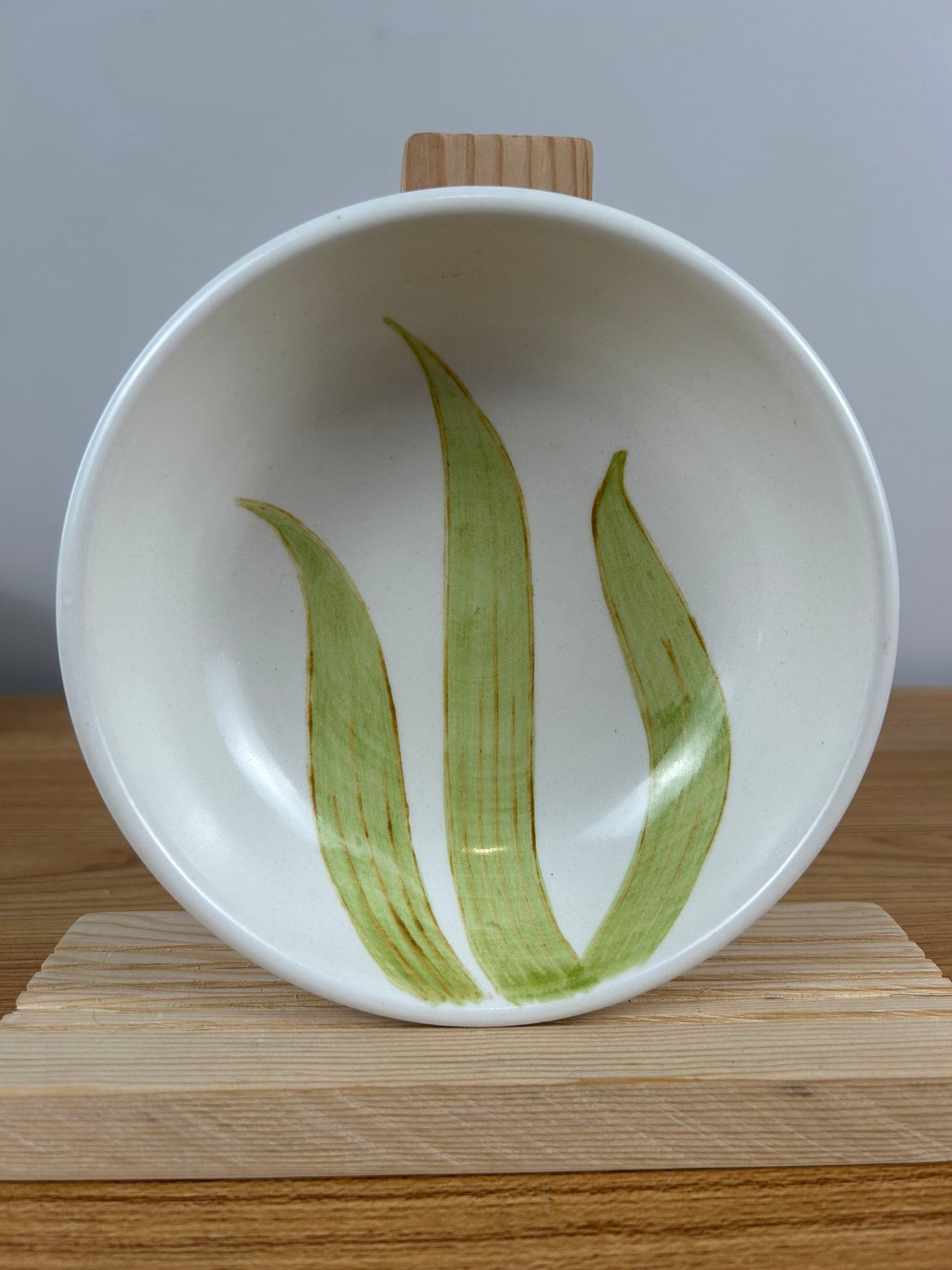 Metlox California Pottery Poppy Trail IRIS Flower 6" Diameter Cereal Bowl