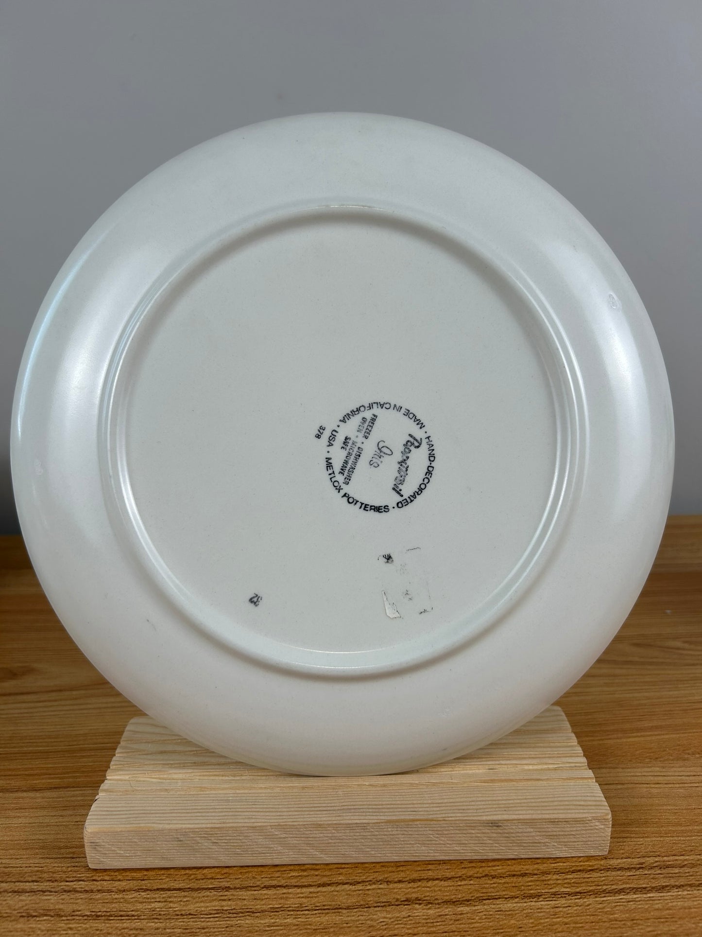 Metlox California Pottery Poppy Trail IRIS Flower 10" Dinner Plate RARE