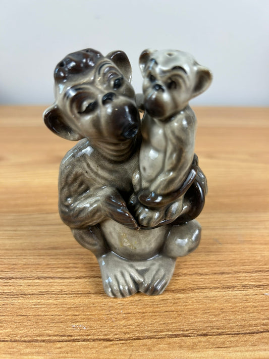 CERAMIC ARTS STUDIO (WI 1940-55) MONKEY MAMA/BABY SNUGGLE SALT &PEPPER (1951)