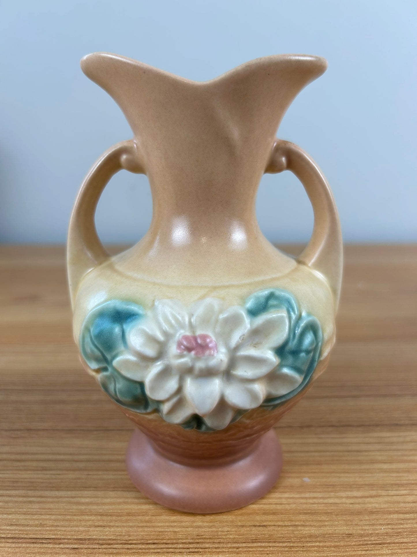 Hull Art Pottery Water Lily Vintage Double Handle Vase #L-2