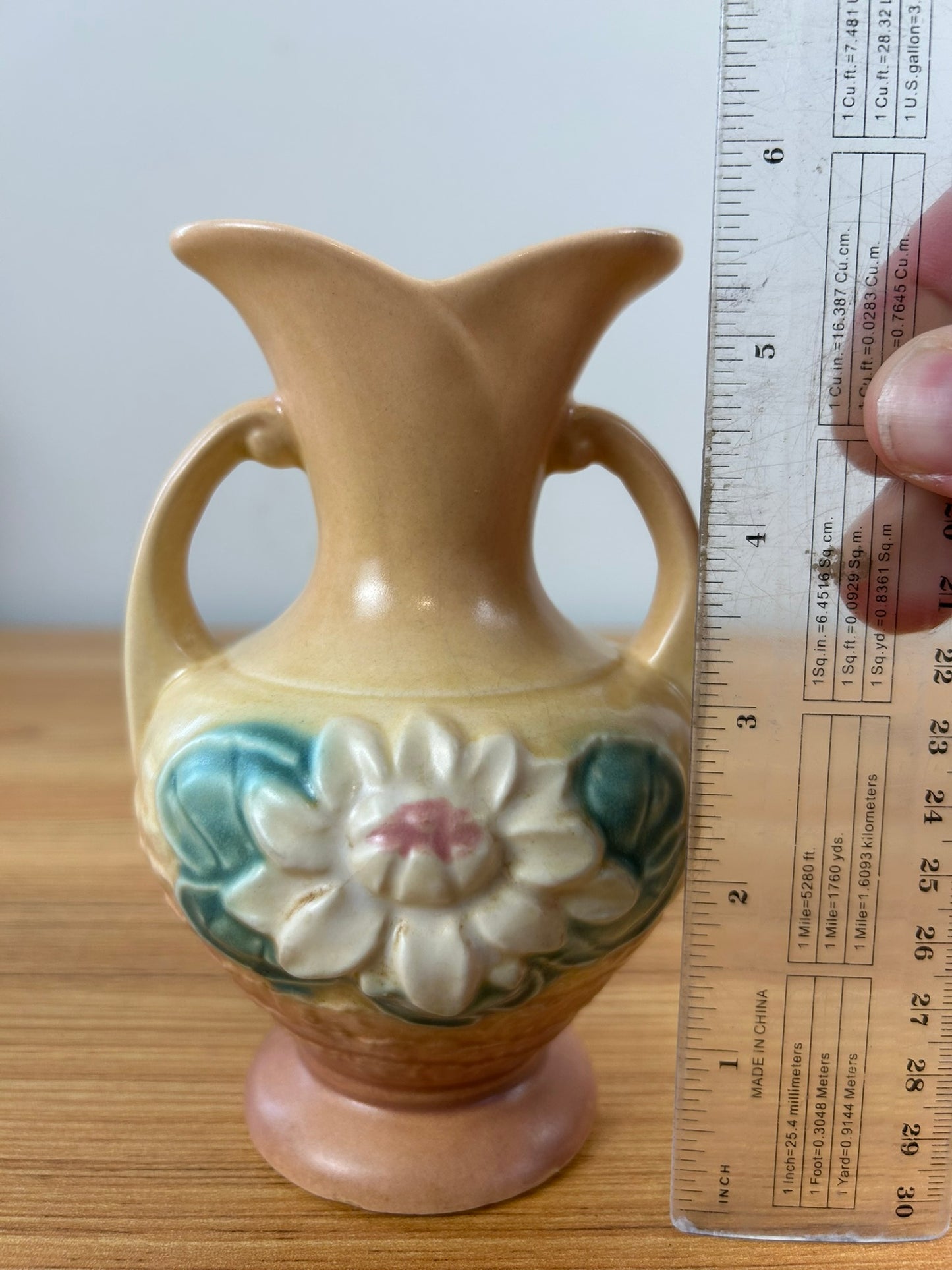 Hull Art Pottery Water Lily Vintage Double Handle Vase #L-2