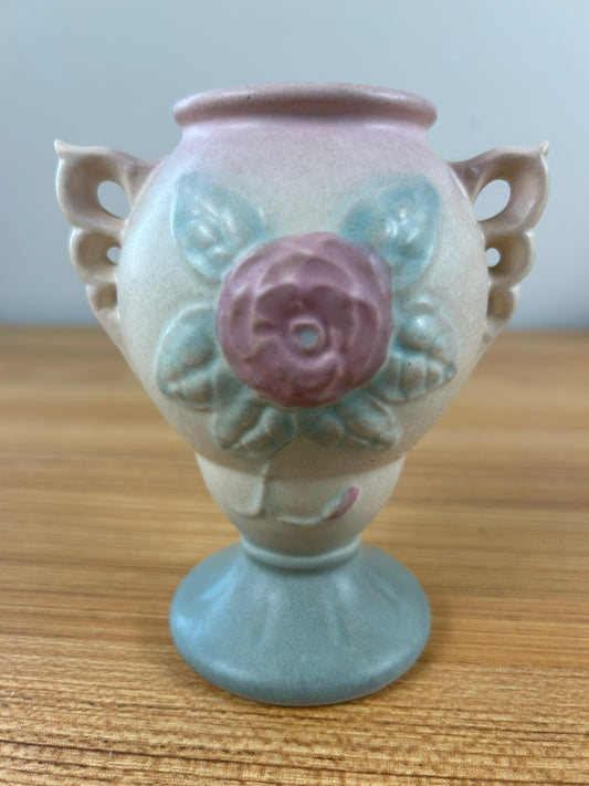 Hull USA Art Pottery Flower Vase 131 - 4 3/4” Double Handled Blue To Pink Fade