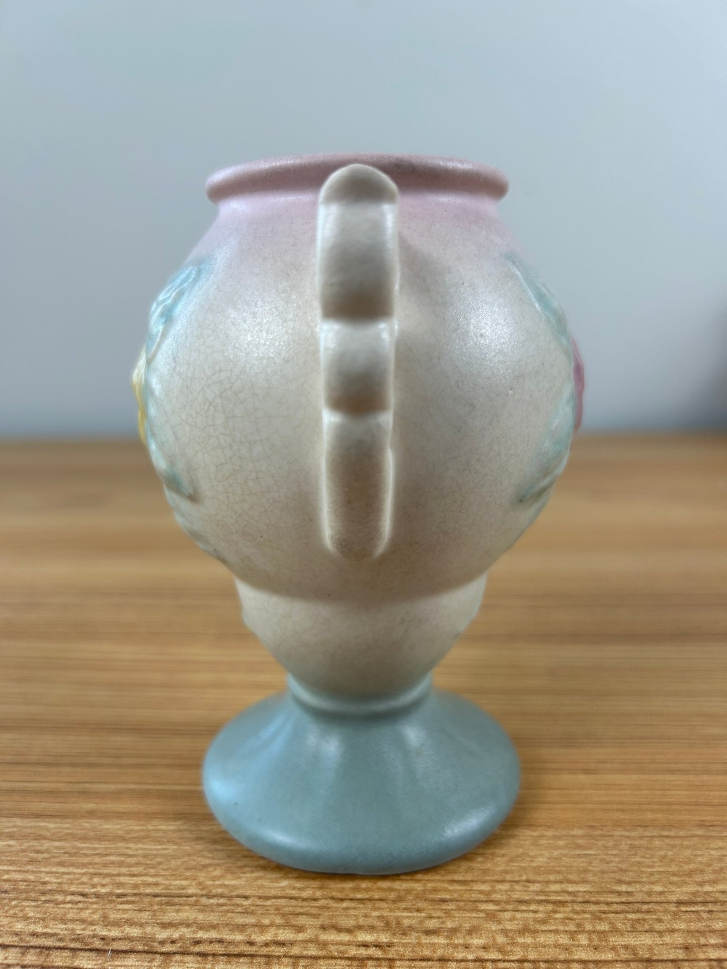 Hull USA Art Pottery Flower Vase 131 - 4 3/4” Double Handled Blue To Pink Fade