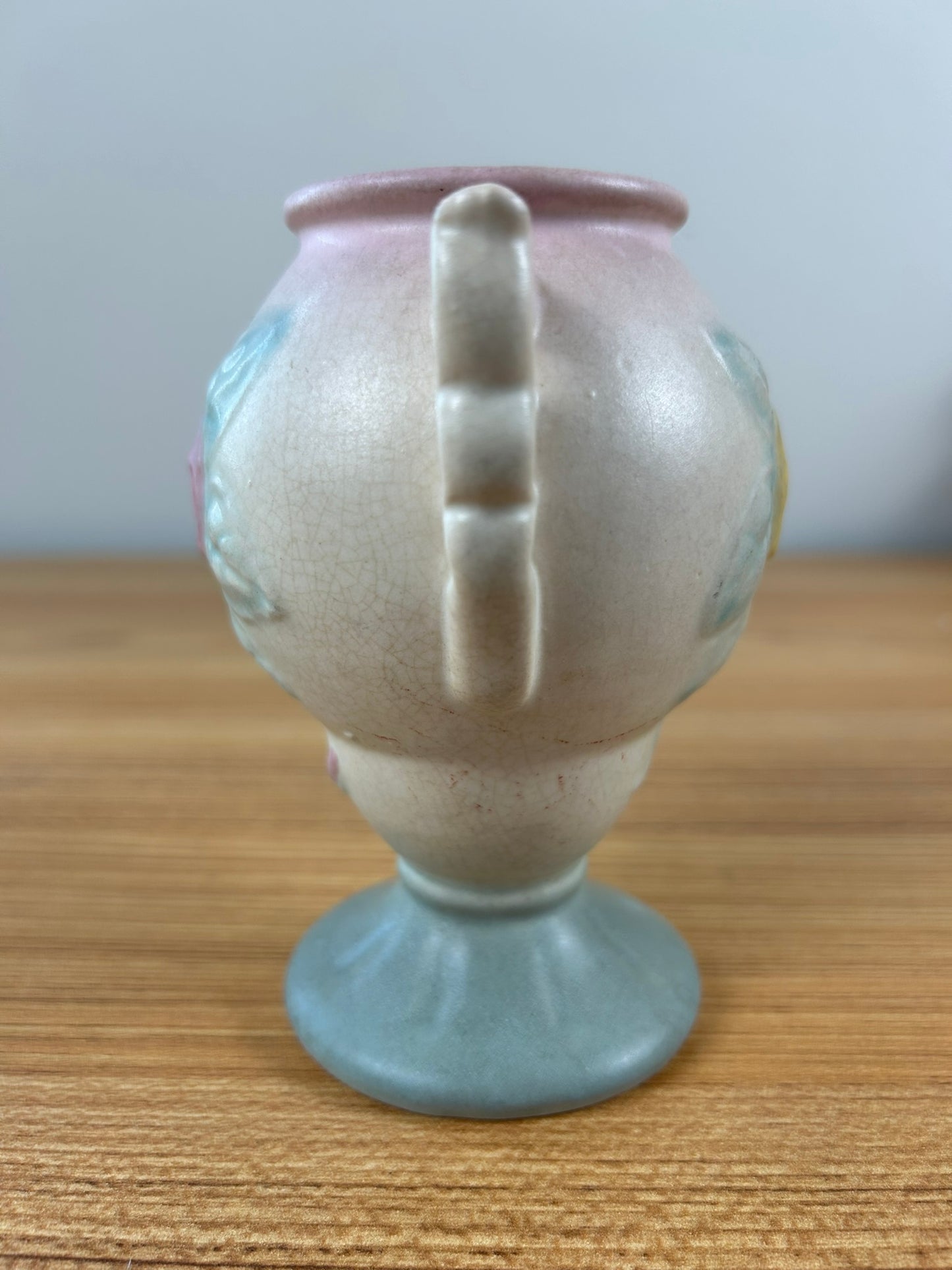 Hull USA Art Pottery Flower Vase 131 - 4 3/4” Double Handled Blue To Pink Fade