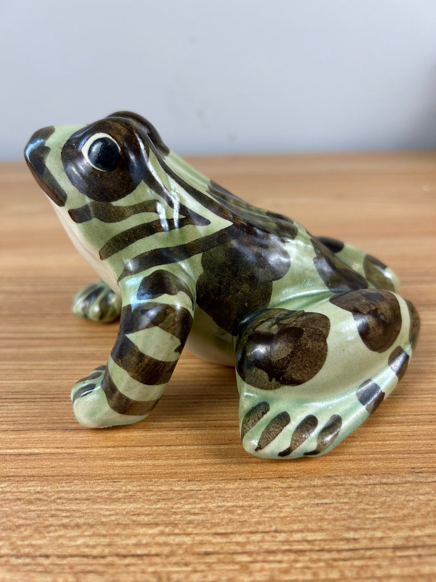 Brush McCoy Vintage Art Pottery Garden Frog Sculpture Statue Matte Approx. 5".