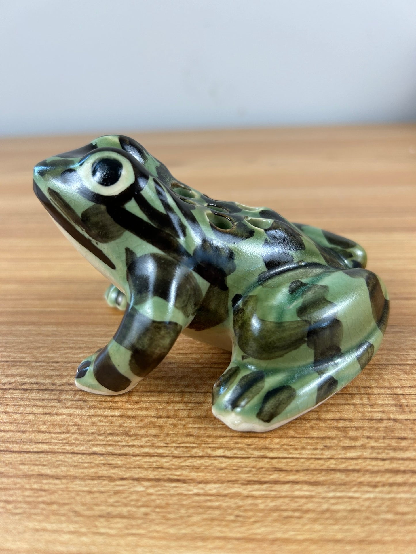 Brush McCoy Art Pottery Frog Realistic Handpainted Flower Stems Holder,