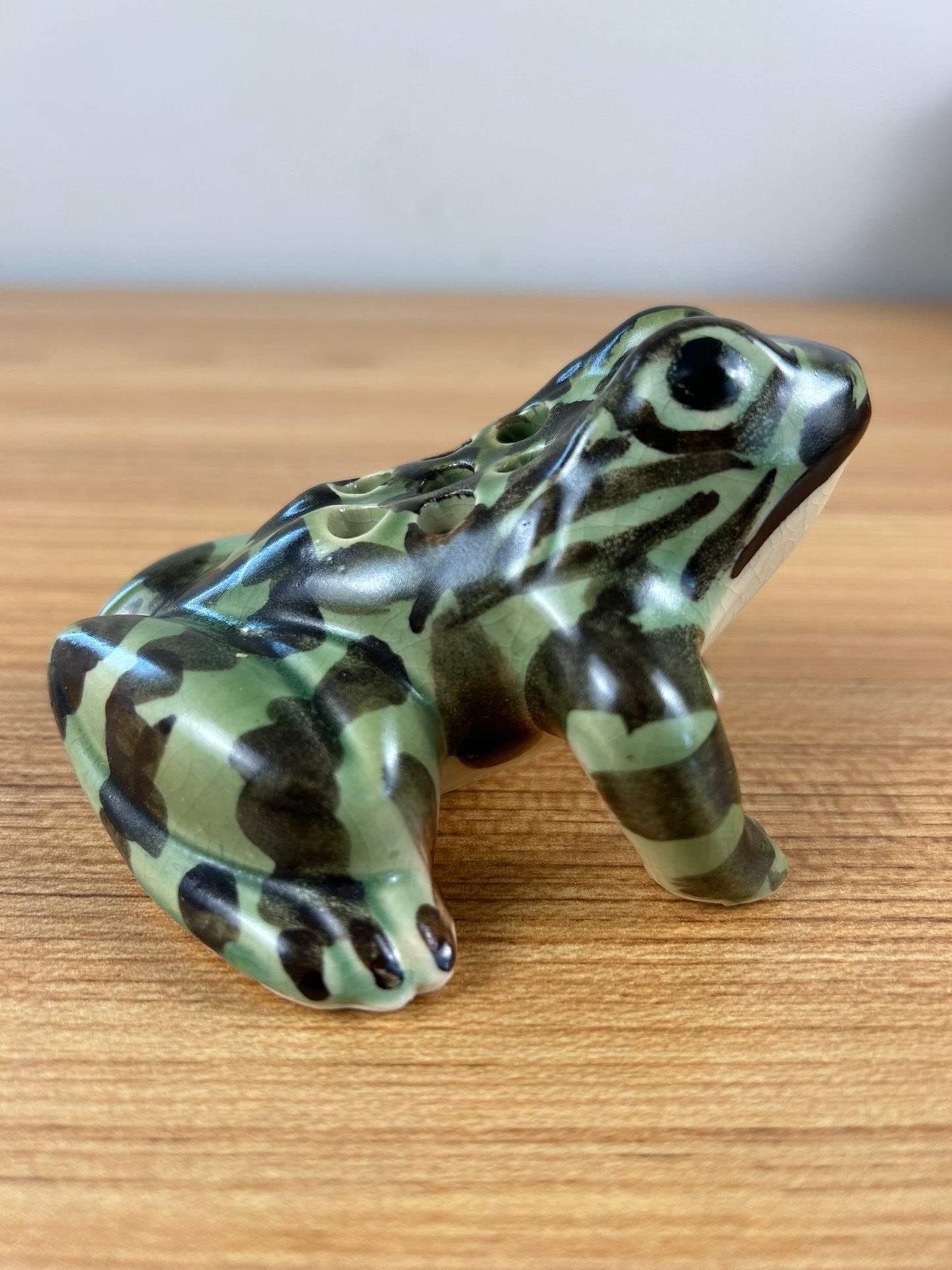 Brush McCoy Art Pottery Frog Realistic Handpainted Flower Stems Holder,