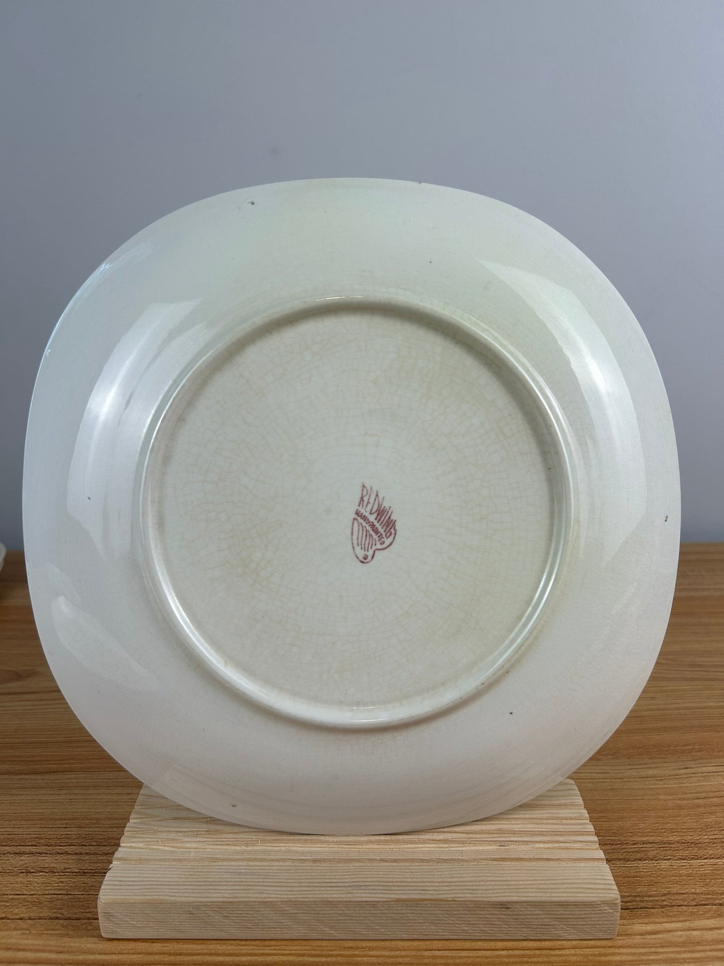 RED WING Art Pottery China 1947 ZINNIA Dinner Plate 10 1/2 Inch
