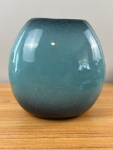 GLIDDEN ART POTTERY MCM VASE #40 STRIKING AQUA SPECKLED GLAZE 9"