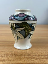 MOORCROFT ART POTTERY JUNEBERRY PATTERN BY ANJI DAVENPORT 22/3 VASE