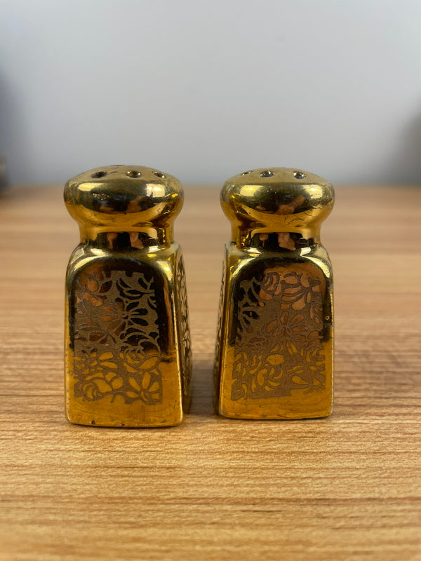 24k Gold Gilt Etched Design Salt & Pepper Shakers - Hutschenreuther Selb Bavaria 1930s