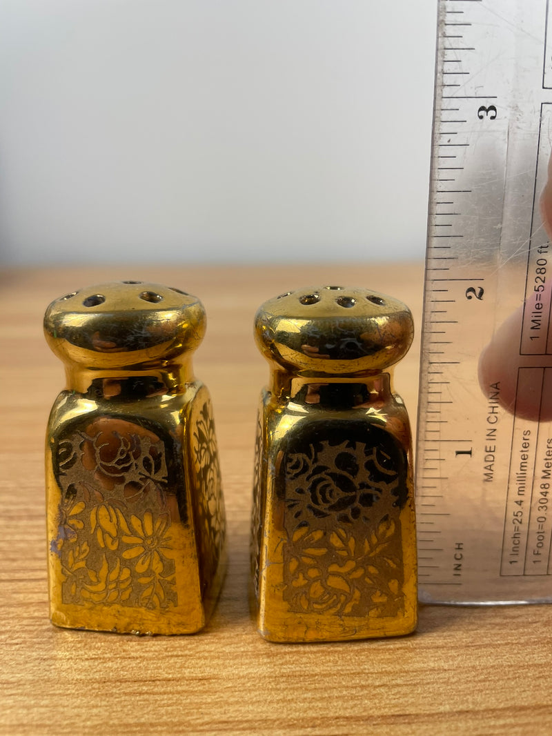 24k Gold Gilt Etched Design Salt & Pepper Shakers - Hutschenreuther Selb Bavaria 1930s