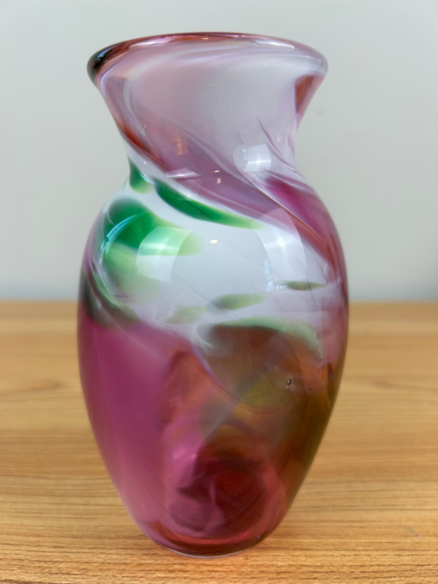Linda Perrin For Atlantic Art Glass Downeast Maine Pink White Swirl Vase