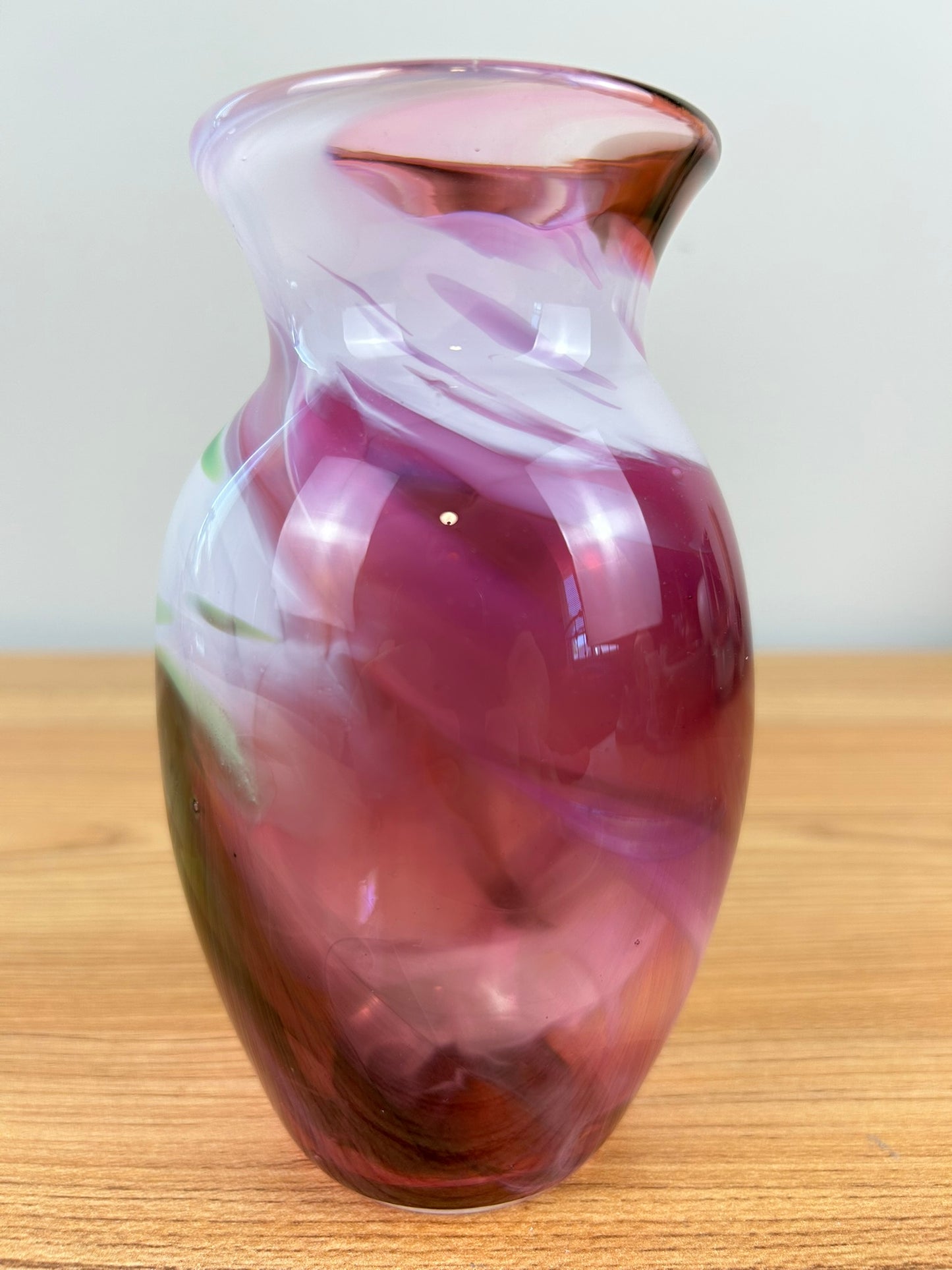 Linda Perrin For Atlantic Art Glass Downeast Maine Pink White Swirl Vase