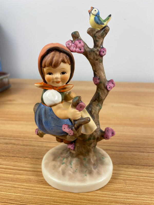 Goebel Apple Tree Girl Hummel Figurine #141 4"