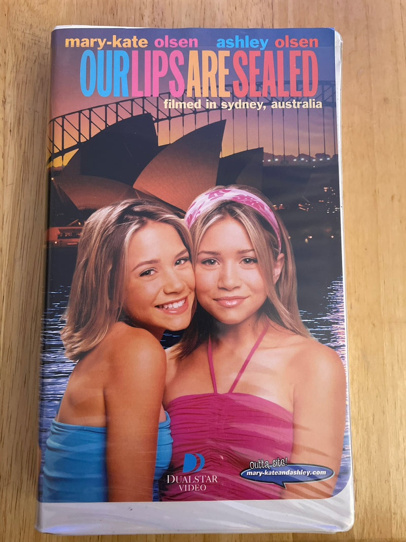 WARNER BROS. -OUR LIPS ARE SEALED - 2000 VHS FORMAT