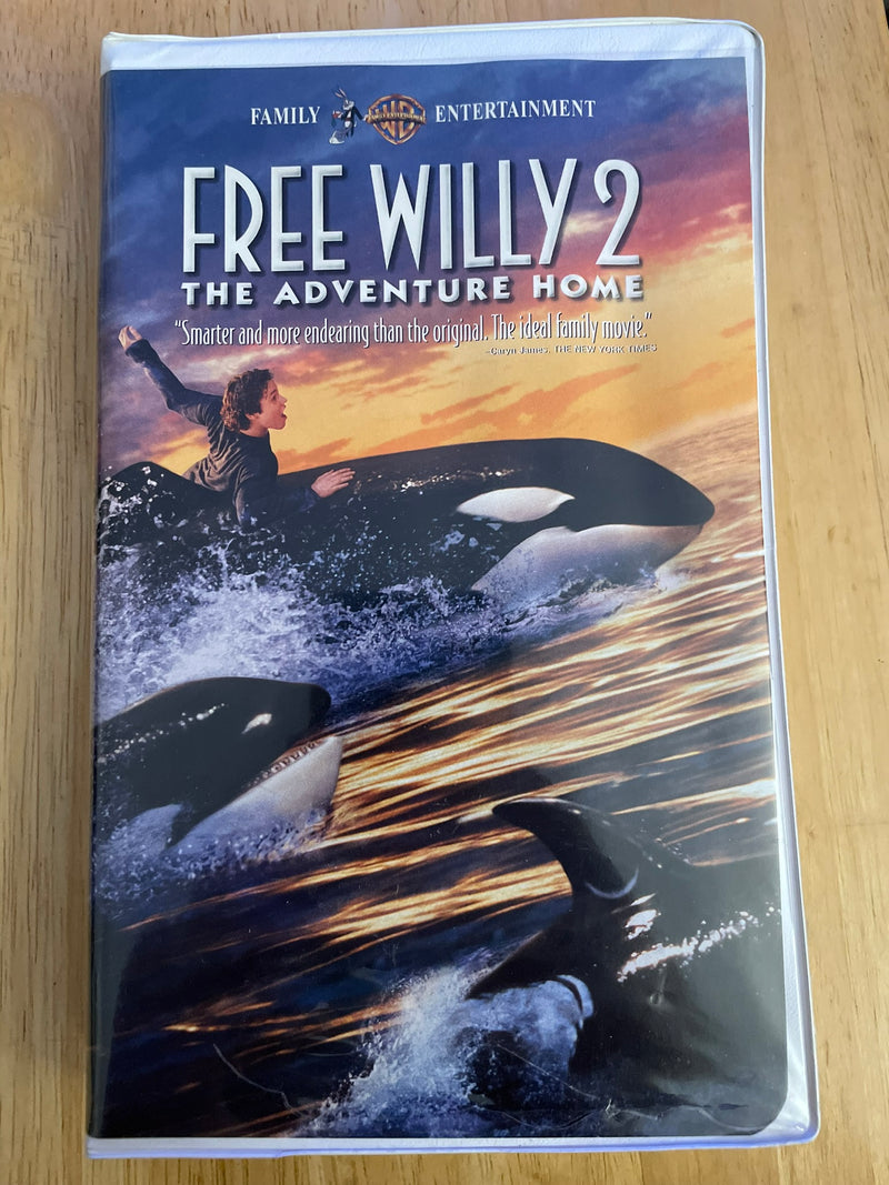 Free Willy 2: The Adventure Home (VHS, 1995, Clam Shell)