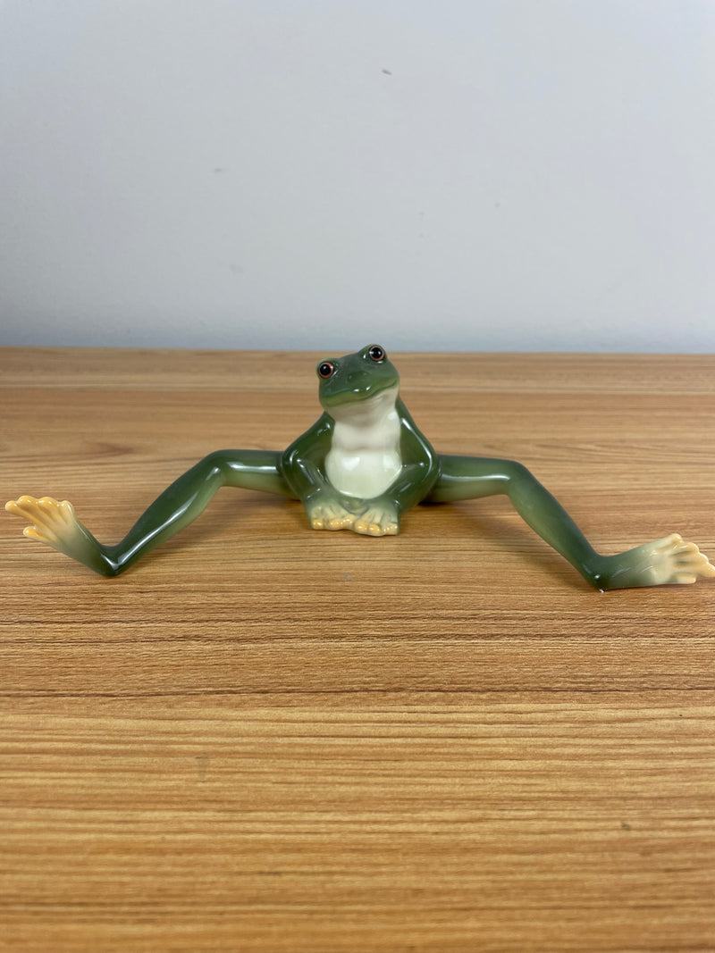 Franz Porcelain Amphibia Frog Sitting Legs Both Out Hand Painted FZ00078 EUC