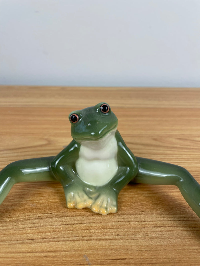 Franz Porcelain Amphibia Frog Sitting Legs Both Out Hand Painted FZ00078 EUC