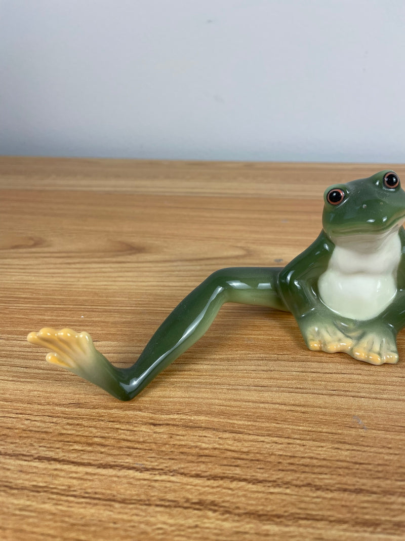 Franz Porcelain Amphibia Frog Sitting Legs Both Out Hand Painted FZ00078 EUC