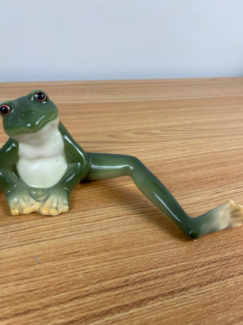 Franz Porcelain Amphibia Frog Sitting Legs Both Out Hand Painted FZ00078 EUC