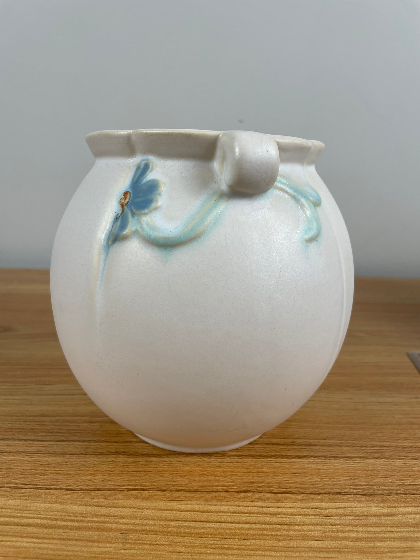 Weller Art Pottery White Bouquet 6" Floral Decorated Round Vase F-4