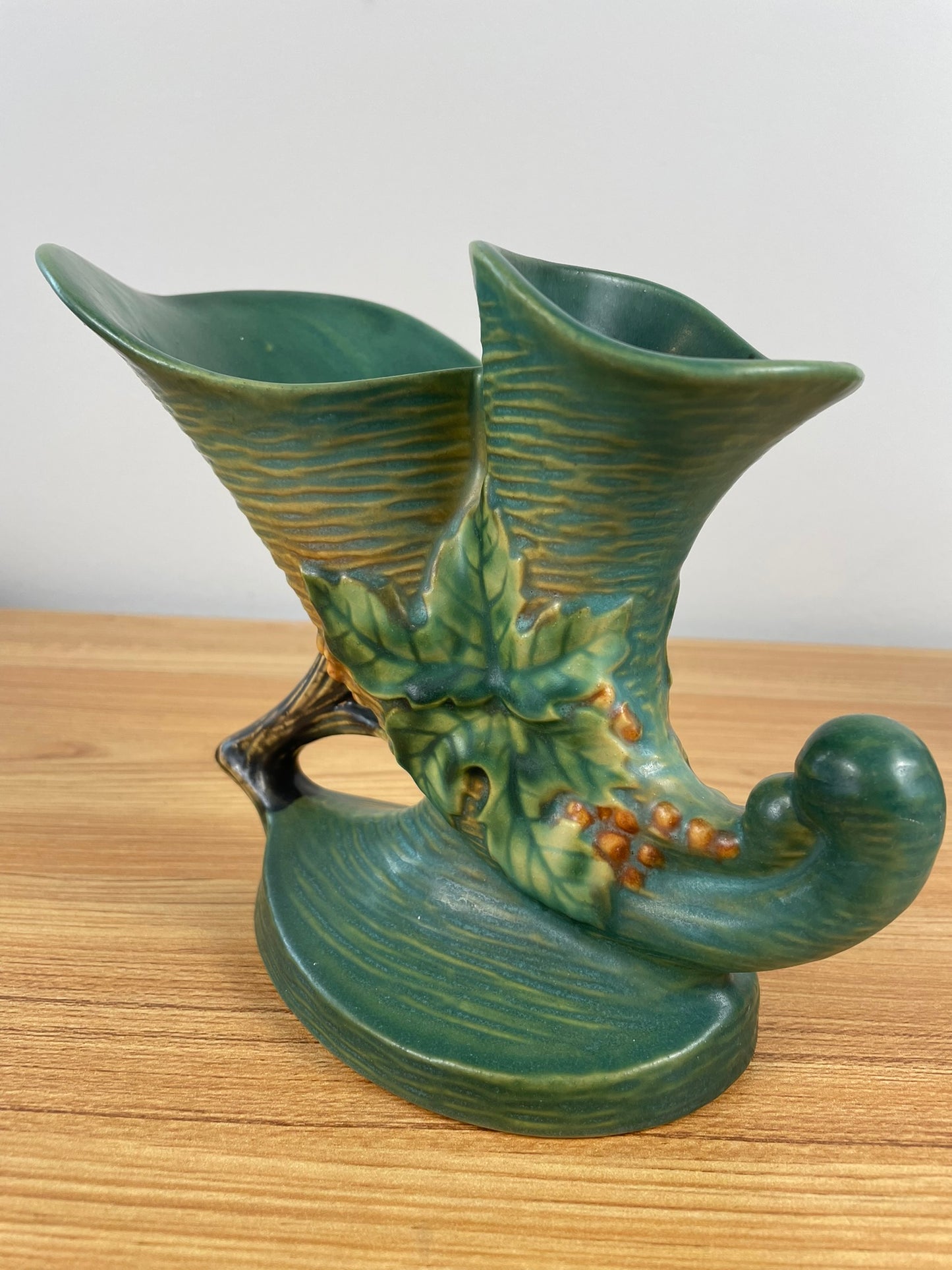 Antique Roseville Pottery Floral Vase 155-8" Double Cornucopia Green Bushberry